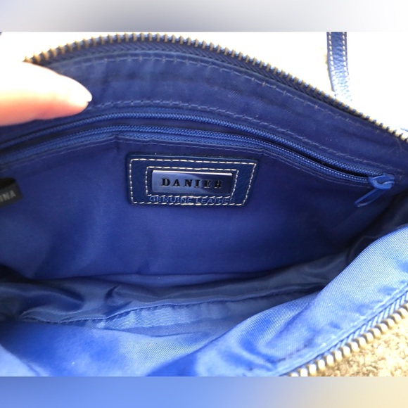 Danier Blue leather shoulder purse - Picture 2 of 2